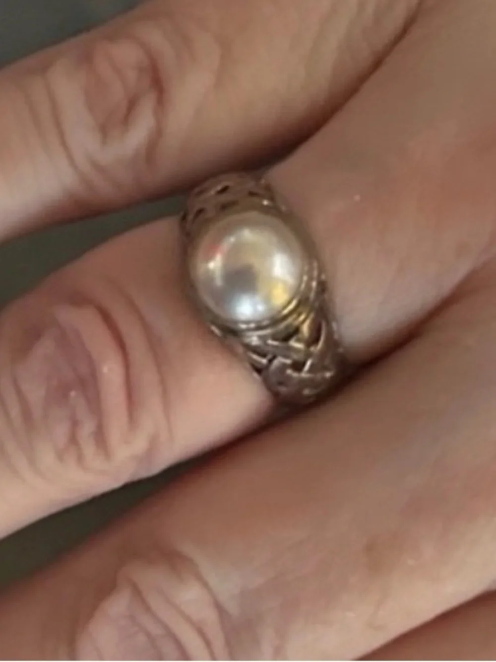 Macys Size 8 Sterling Silver Elegant Pearl Ring